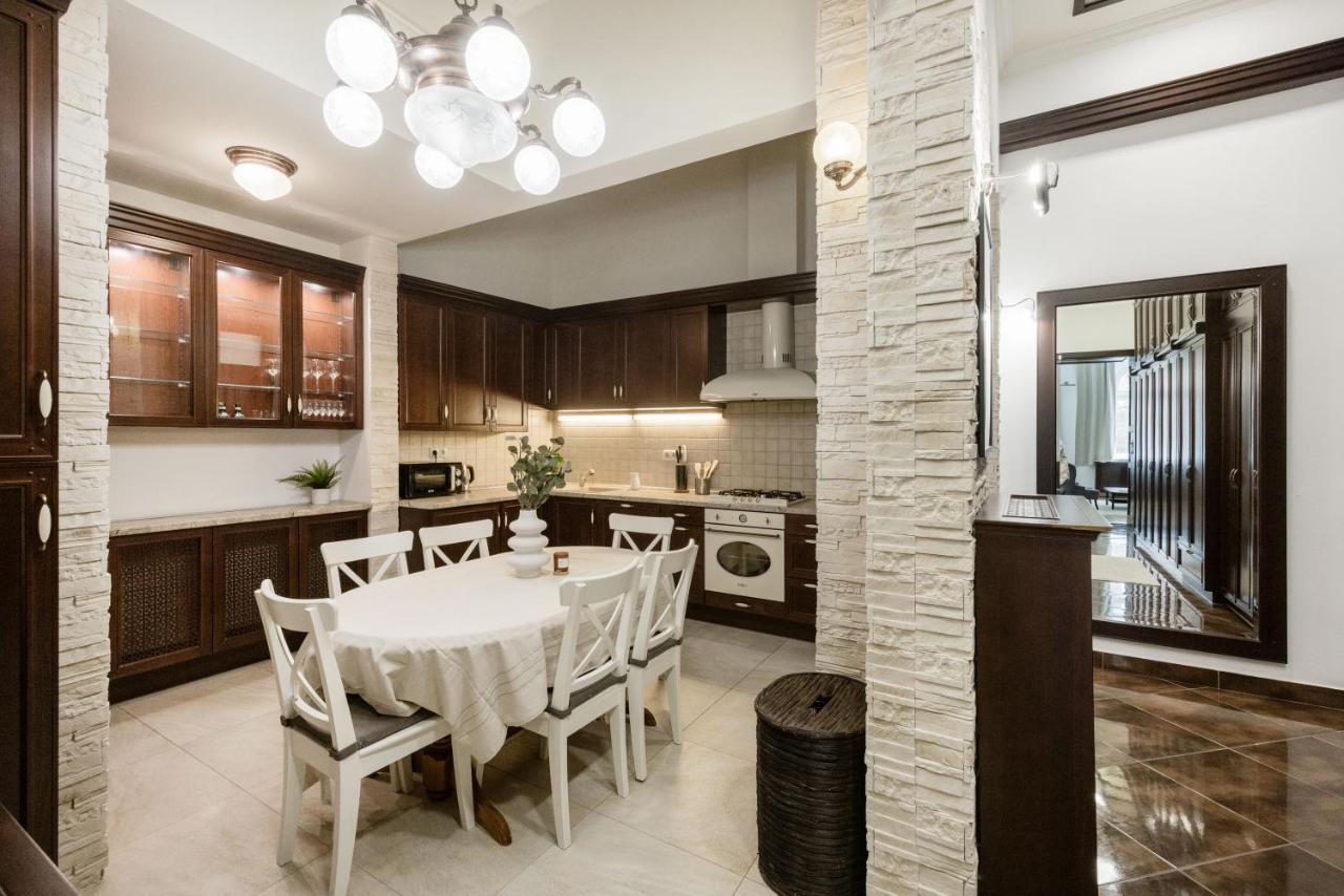 בודפשט Luxe, Historic Home Downtown Landmarks 19 Century מראה חיצוני תמונה